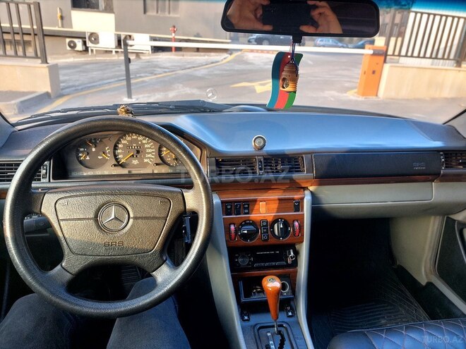 Mercedes E 220 1994, 496,948 km - 2.2 л - Bakı