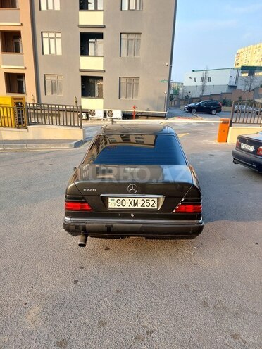 Mercedes E 220 1994, 496,948 km - 2.2 л - Bakı