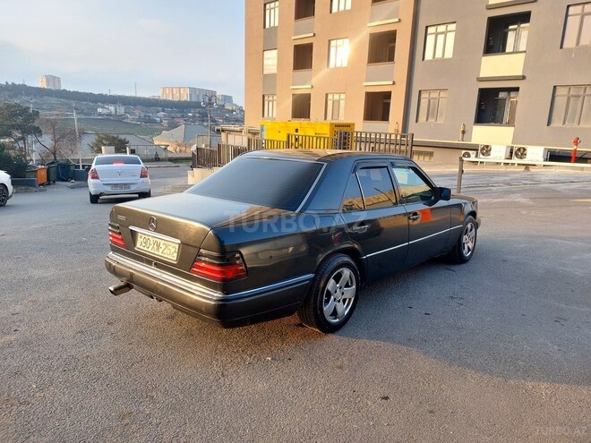Mercedes E 220 1994, 496,948 km - 2.2 л - Bakı