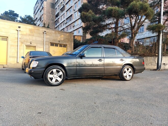 Mercedes E 220 1994, 496,948 km - 2.2 л - Bakı