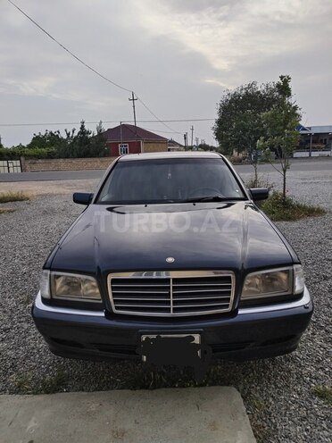 Mercedes C 240 2000, 379,814 km - 2.4 l - Salyan
