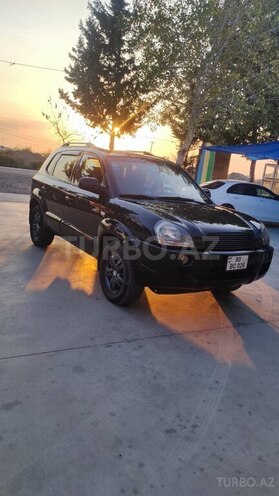 Hyundai Tucson 2007, 300,000 km - 2.0 l - Salyan