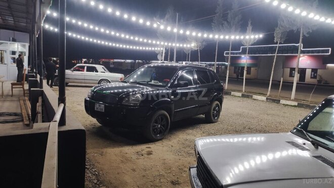 Hyundai Tucson 2007, 300,000 km - 2.0 l - Salyan