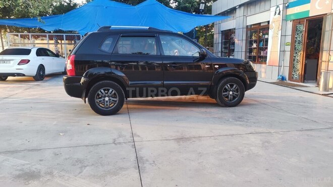 Hyundai Tucson 2007, 300,000 km - 2.0 l - Salyan