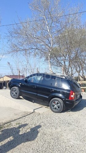 Hyundai Tucson 2007, 300,000 km - 2.0 l - Salyan