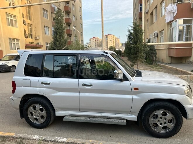Mitsubishi Pajero io 2001, 300,000 km - 2.0 l - Bakı