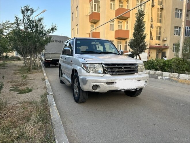 Mitsubishi Pajero io 2001, 300,000 km - 2.0 l - Bakı