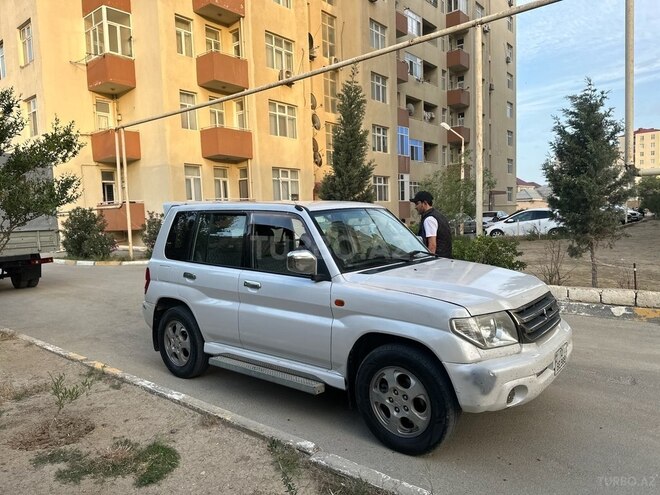 Mitsubishi Pajero io 2001, 300,000 km - 2.0 l - Bakı