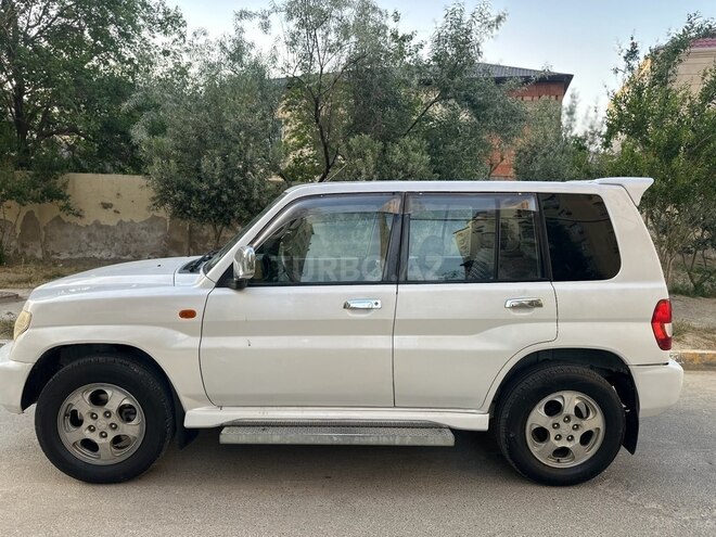 Mitsubishi Pajero io 2001, 300,000 km - 2.0 l - Bakı