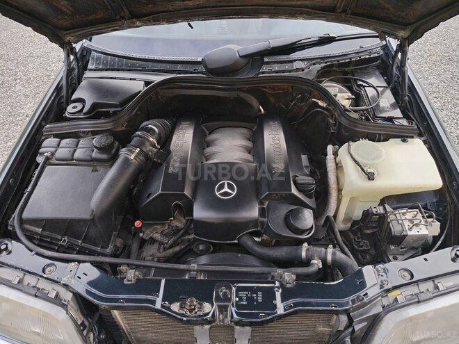 Mercedes C 240 2000, 379,814 km - 2.4 l - Salyan