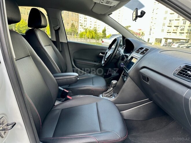 Volkswagen Polo 2018, 211,111 km - 1.6 л - Bakı