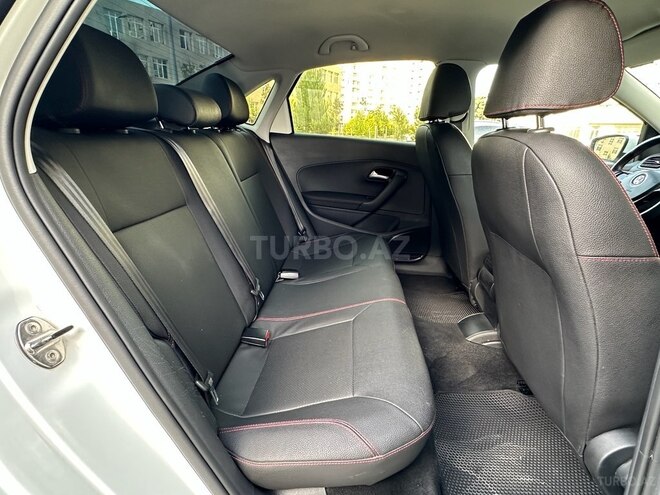 Volkswagen Polo 2018, 211,111 km - 1.6 л - Bakı