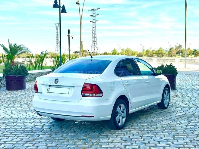 Volkswagen Polo 2018, 211,111 km - 1.6 л - Bakı
