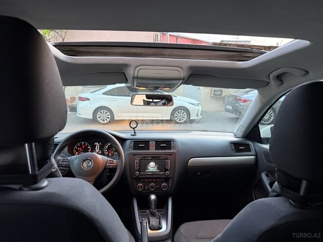 Volkswagen Jetta-9