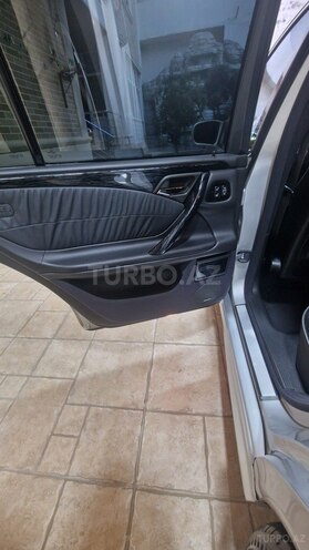 Mercedes E 320 2001, 197,000 km - 3.2 l - Bakı