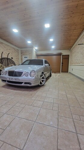 Mercedes E 320 2001, 197,000 km - 3.2 l - Bakı