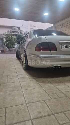 Mercedes E 320 2001, 197,000 km - 3.2 l - Bakı