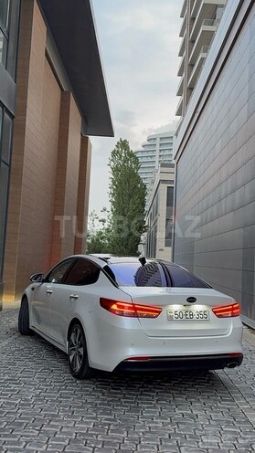 Kia K5-4