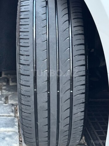 Kia K5-17