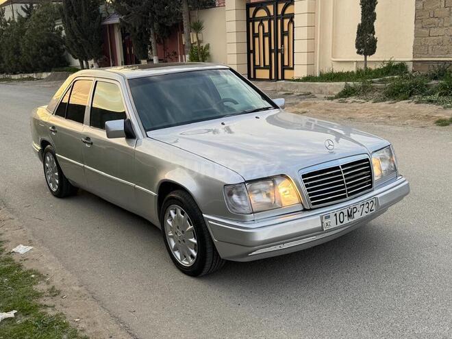 Mercedes E 220 1995, 300,000 km - 2.2 l - Bakı