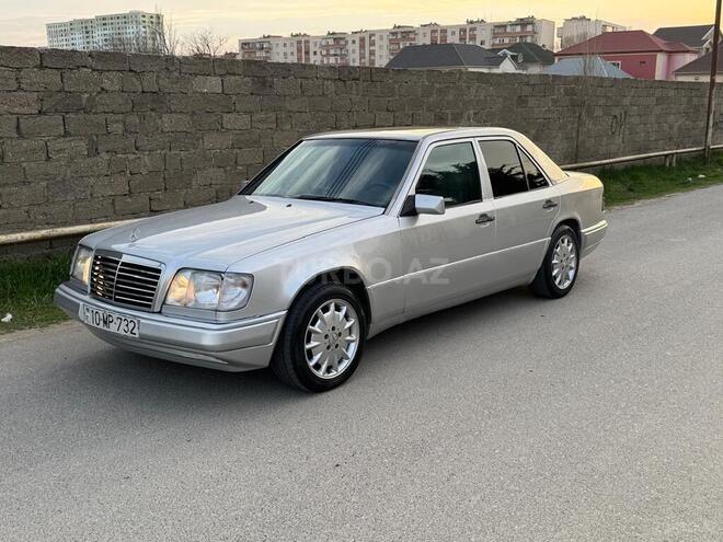 Mercedes E 220 1995, 300,000 km - 2.2 l - Bakı