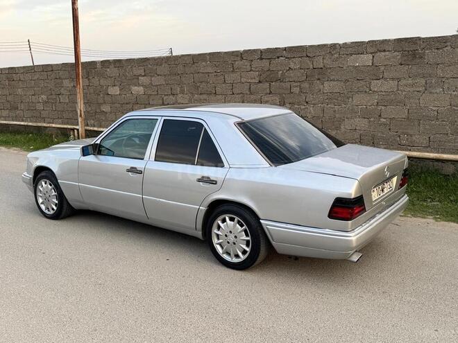 Mercedes E 220 1995, 300,000 km - 2.2 l - Bakı