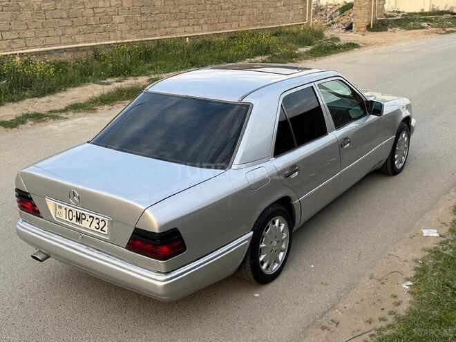 Mercedes E 220 1995, 300,000 km - 2.2 l - Bakı