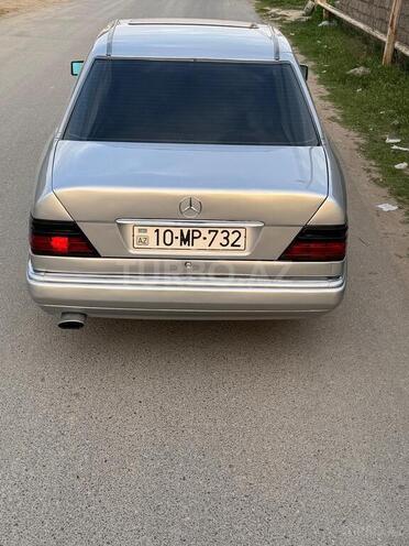 Mercedes E 220 1995, 300,000 km - 2.2 l - Bakı