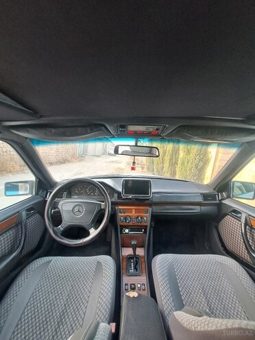 Mercedes E 220 1995, 300,000 km - 2.2 l - Bakı