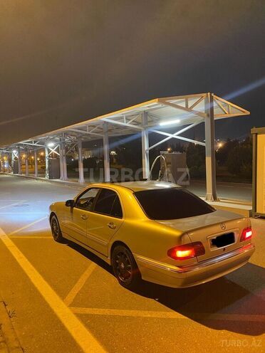 Mercedes E 220 d 2001, 700,000 km - 2.2 л - Bakı