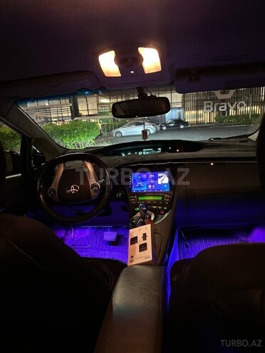 Toyota Prius-7