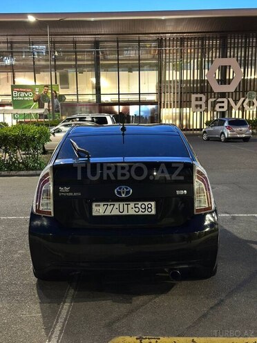 Toyota Prius-5