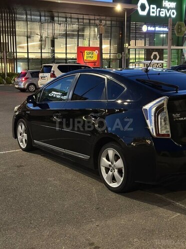 Toyota Prius-3