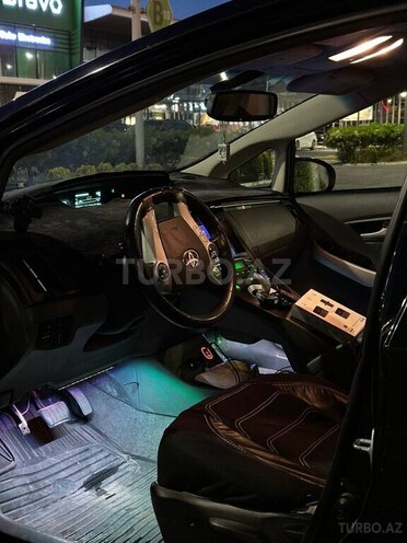Toyota Prius-10