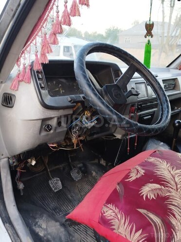 GAZ 24 2001, 100,000 km - 2.3 l - Salyan