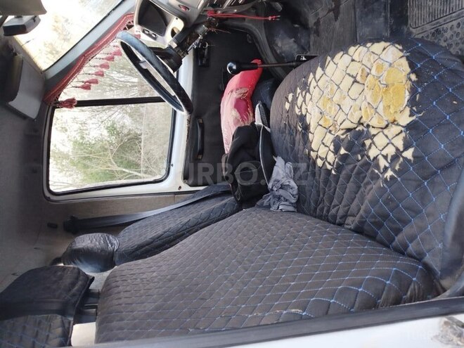 GAZ 24 2001, 100,000 km - 2.3 l - Salyan
