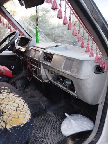 GAZ 24 2001, 100,000 km - 2.3 l - Salyan