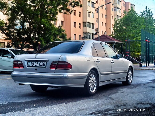 Mercedes E 240 2000, 383,500 km - 2.4 l - Bakı