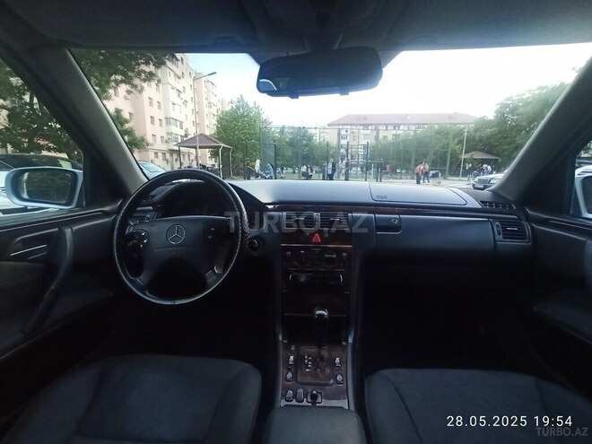 Mercedes E 240 2000, 383,500 km - 2.4 l - Bakı