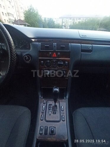 Mercedes E 240 2000, 383,500 km - 2.4 l - Bakı