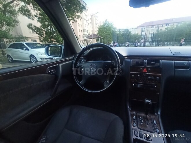 Mercedes E 240 2000, 383,500 km - 2.4 l - Bakı
