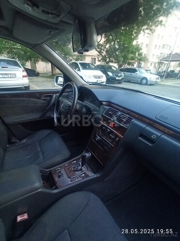 Mercedes E 240 2000, 383,500 km - 2.4 l - Bakı