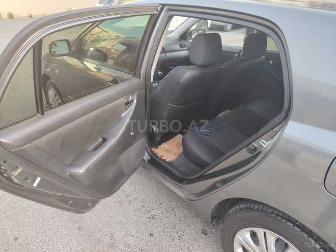 Toyota Corolla 2006, 284,000 km - 1.4 l - Bakı