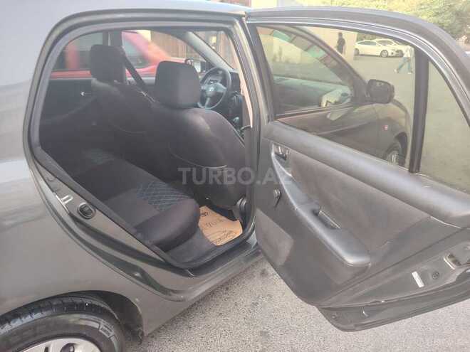 Toyota Corolla 2006, 284,000 km - 1.4 l - Bakı