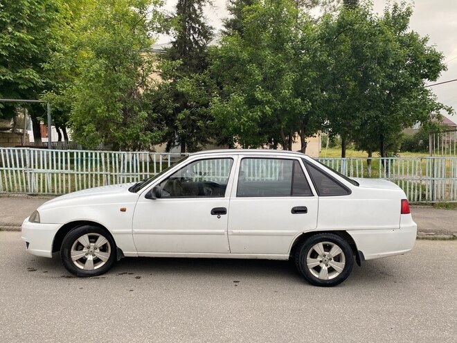 Daewoo Nexia 2010, 330,000 km - 1.5 l - Qusar