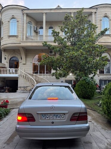 Mercedes E 220 d 2000, 447,000 km - 2.2 л - Bakı