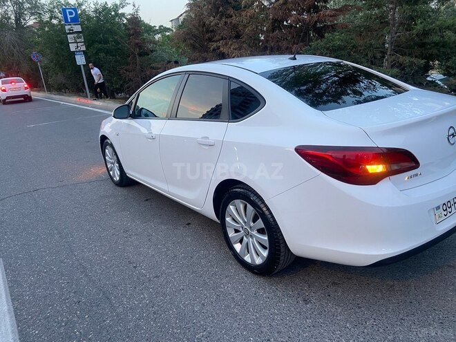 Opel Astra 2015, 246,000 km - 1.6 л - Bakı