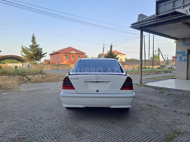 Mercedes C 200 2000, 143,755 km - 2.0 l - Masallı