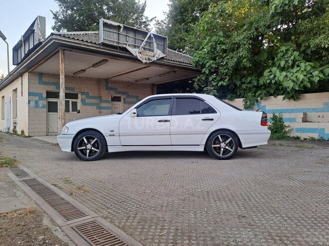 Mercedes C 200 2000, 143,755 km - 2.0 l - Masallı