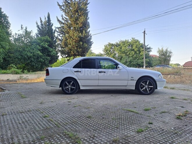 Mercedes C 200 2000, 143,755 km - 2.0 l - Masallı